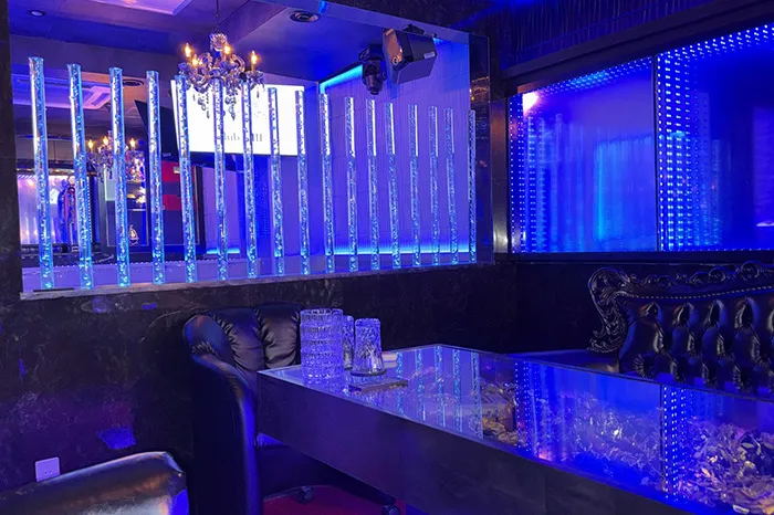 RⅢ1stの店内・ホスト写真_3